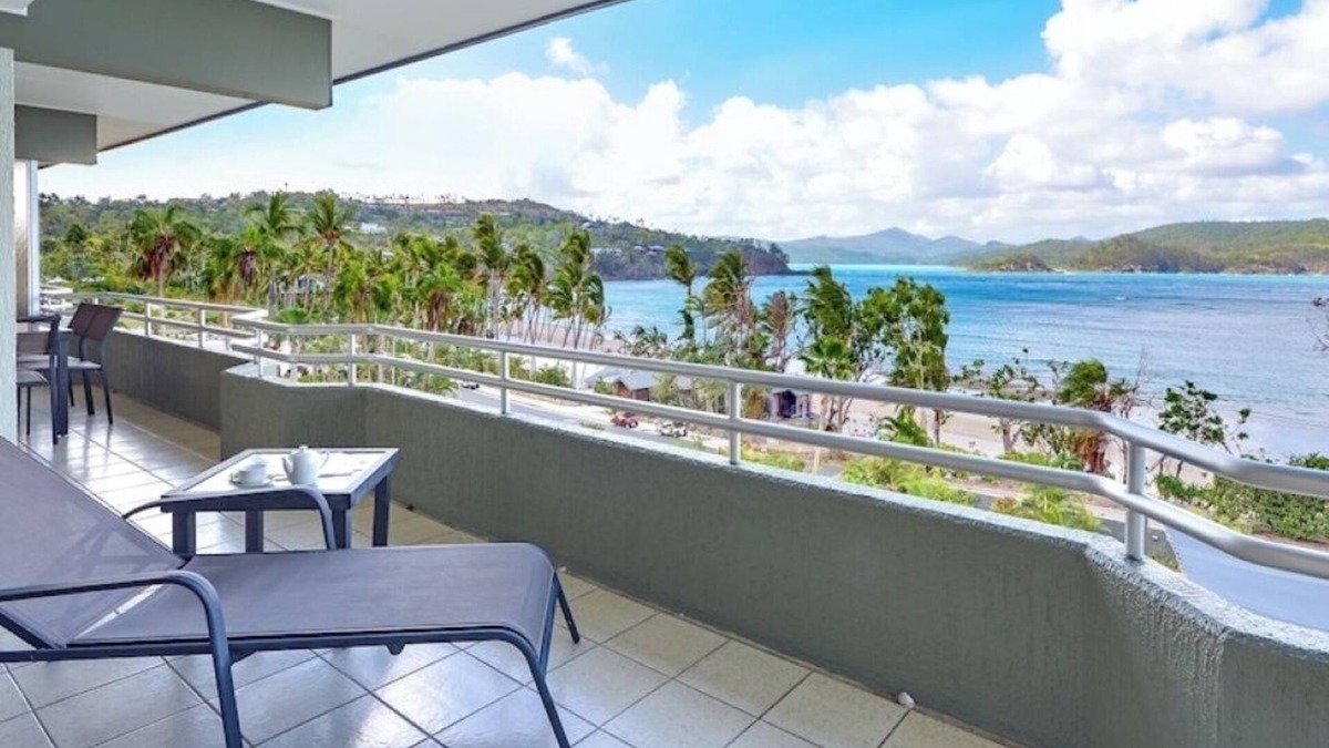 Hamilton Island Apartment | Hibiscus Lodge 204