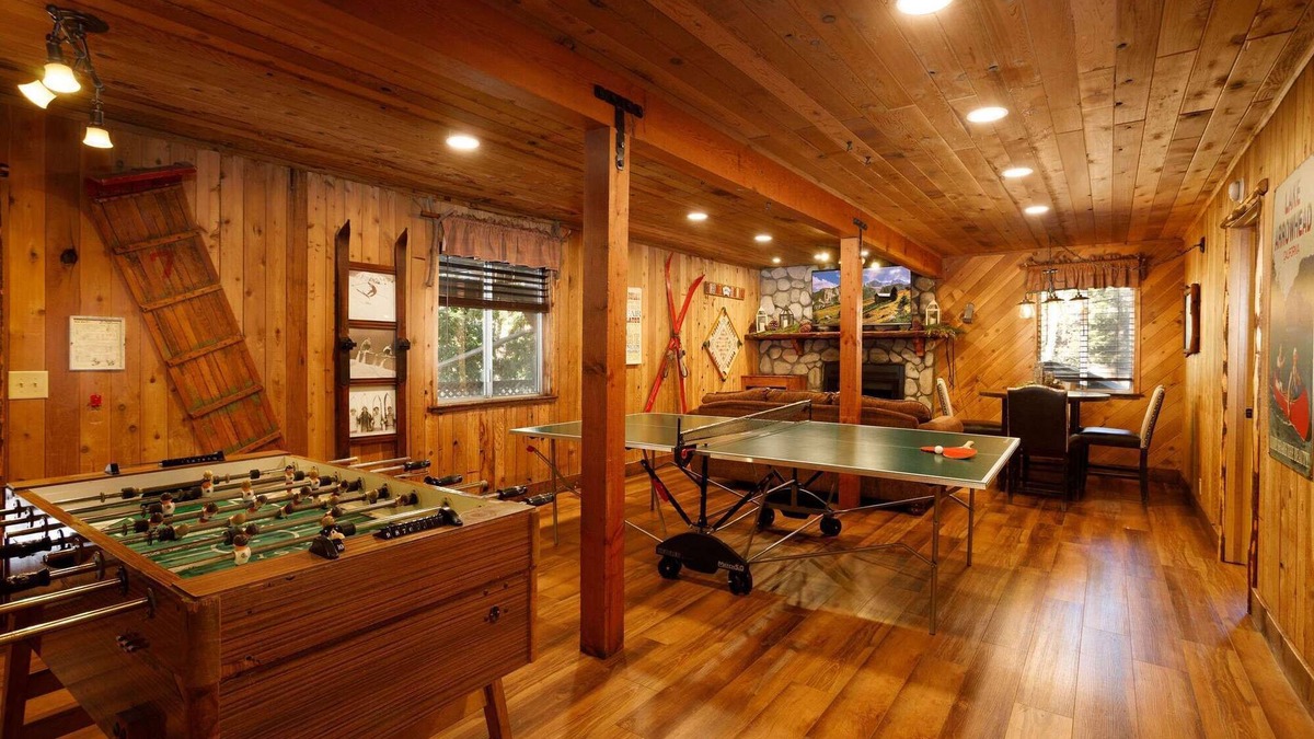 Twin Peaks Hotel | Hidden Creek Lodge | Family & Retreats | Game Room | Ponds & Streams