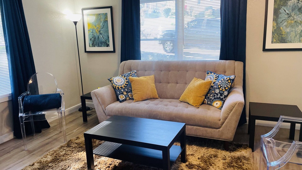 Rossville Apartment | Hidden Gem-10 minutes to DT Chatt! Perfect for teleworkers, small families, etc.