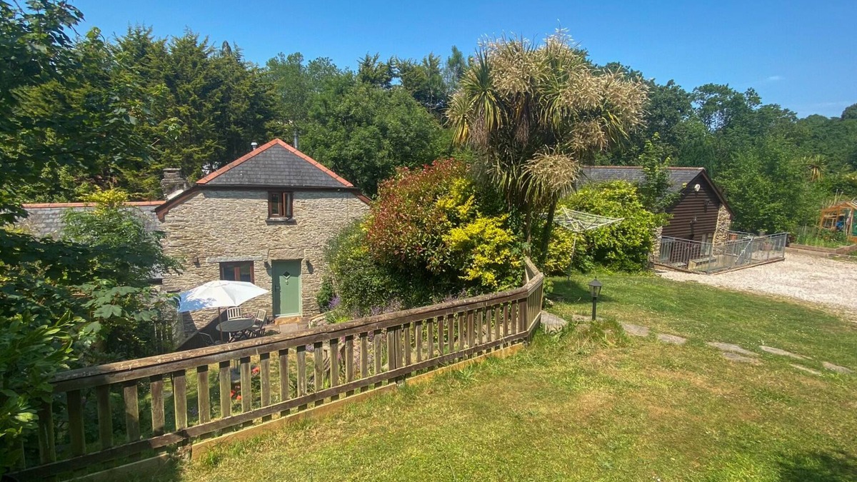 Kingsbridge House | Hidden gem -19th Century Mill with separate annexe and gardens.