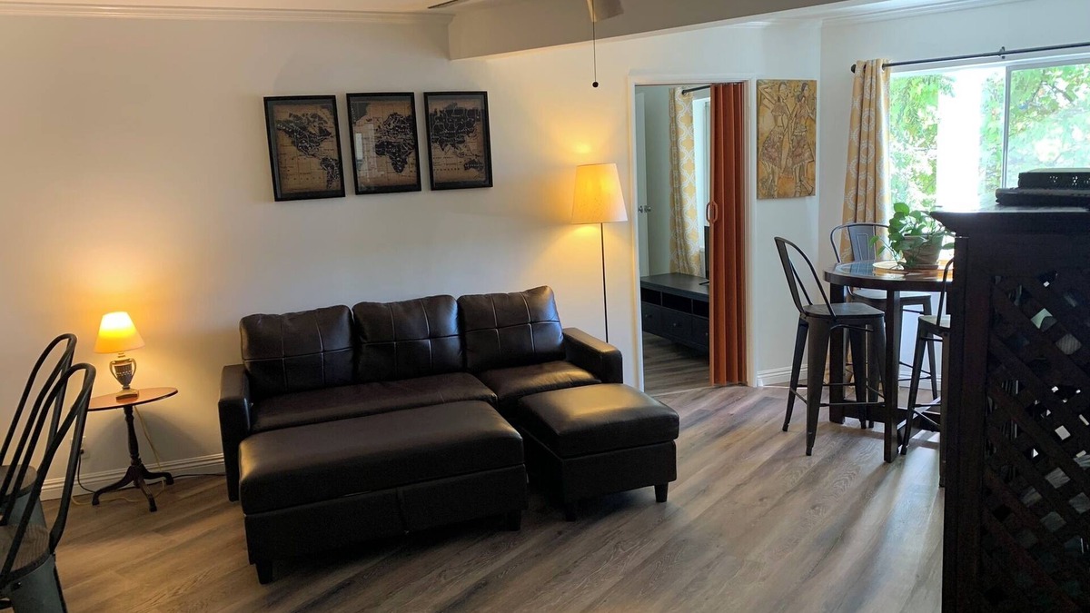 Rossmoyne House | Hidden Gem! 2BR Guest House Near LA, Glendale & Universal