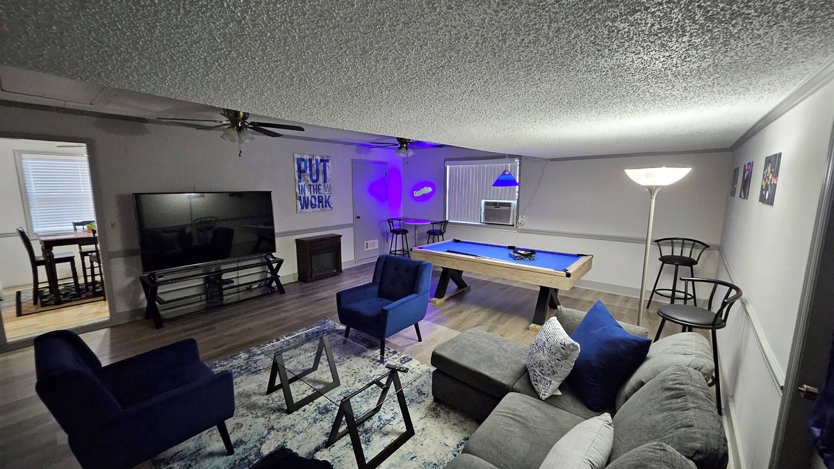 Houston County House | Hidden Gem - 3BD, 2FB w/Jacuzzi + Pool Table