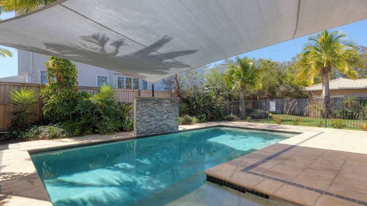 Mudjimba House | Hidden Gem at Mudjimba - Walk to Cafes & Surf Beach