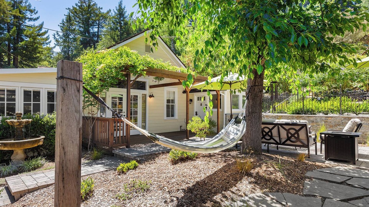 Occidental House | Hidden Gem ~ Charming Craftsman in Freestone