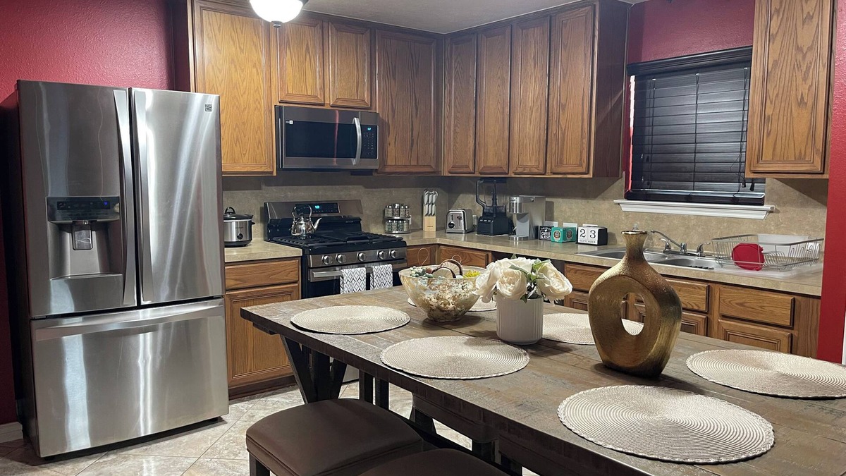 Southbelt/Ellington House | Hidden Gem @ Hobby- Lovely 4-bedroom house in the heart Houston