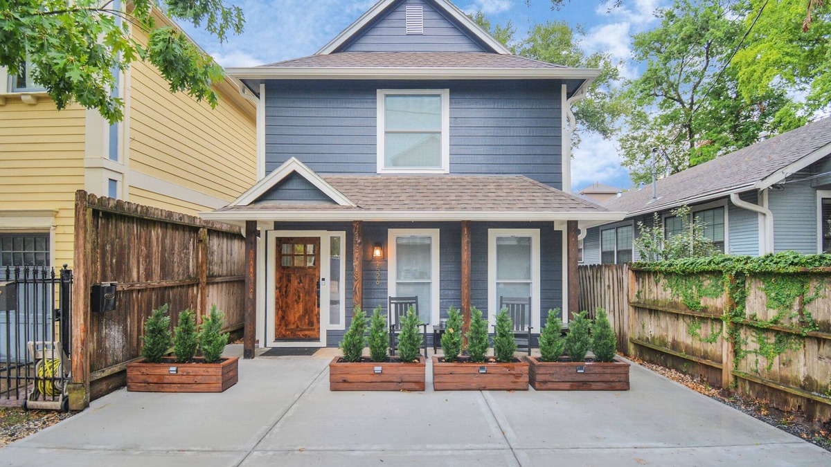 Houston Heights House | Hidden GEM in Houston Heights - entire home with all of the amenities you need!