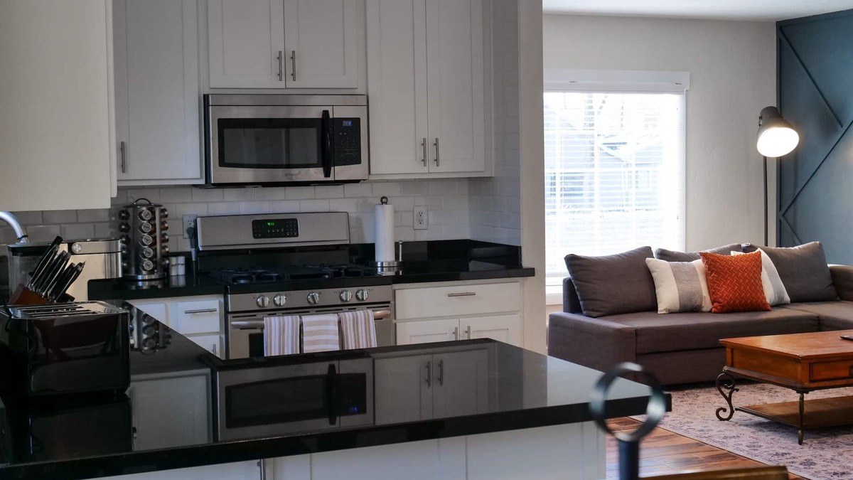 East Millcreek House | Hidden gem in Millcreek With Patio & Outdoor Fireplace Near Resorts