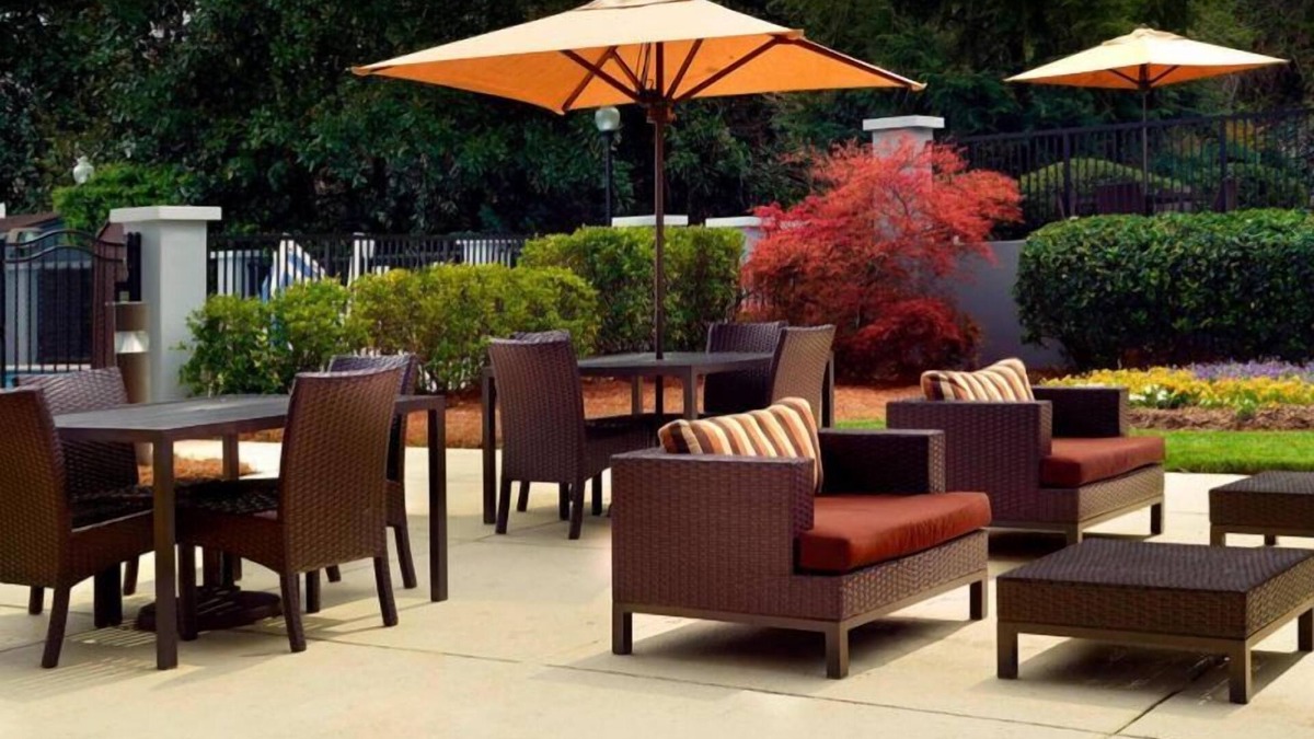 Home Park Hotel | Hidden Gem in the City! 2 Contemporary Units, Pets Allowed, Seasonal Pool!