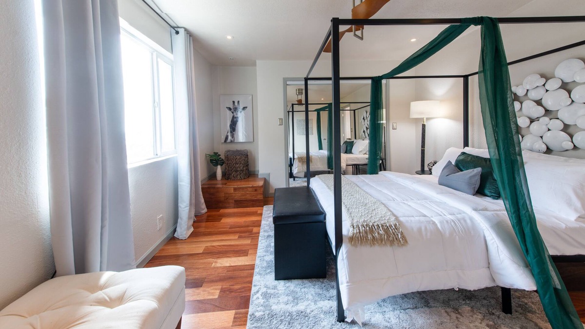 Vallejo House | Hidden Gem w/ Amazing Views- Minutes from Kaiser/Sutter. Short Walk to SF Ferry.