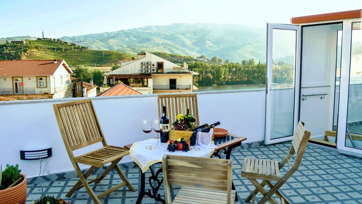 Peso da Regua House | Hidden Gem w/Rooftop - City Center & Douro View