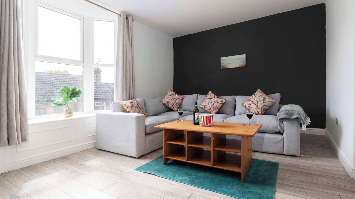Loftus House | Hidden Gem with bags of space! 3 Bed Town House!