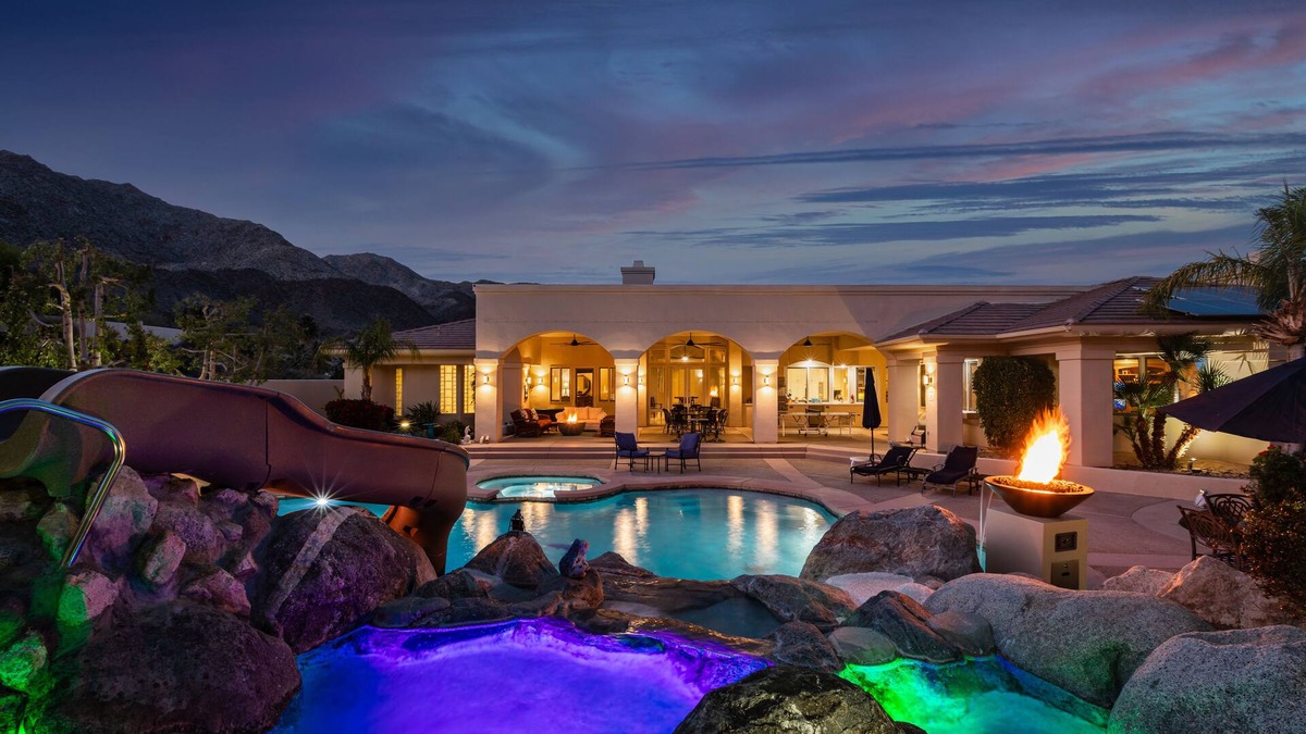 Palm Desert Villa | Hidden Oasis: Pickleball Basketball Waterslide Game Room Gym! ⭐️⭐️⭐️⭐️⭐️