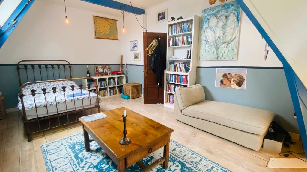 Haarlem Bed & Breakfast | hidden pearl family home