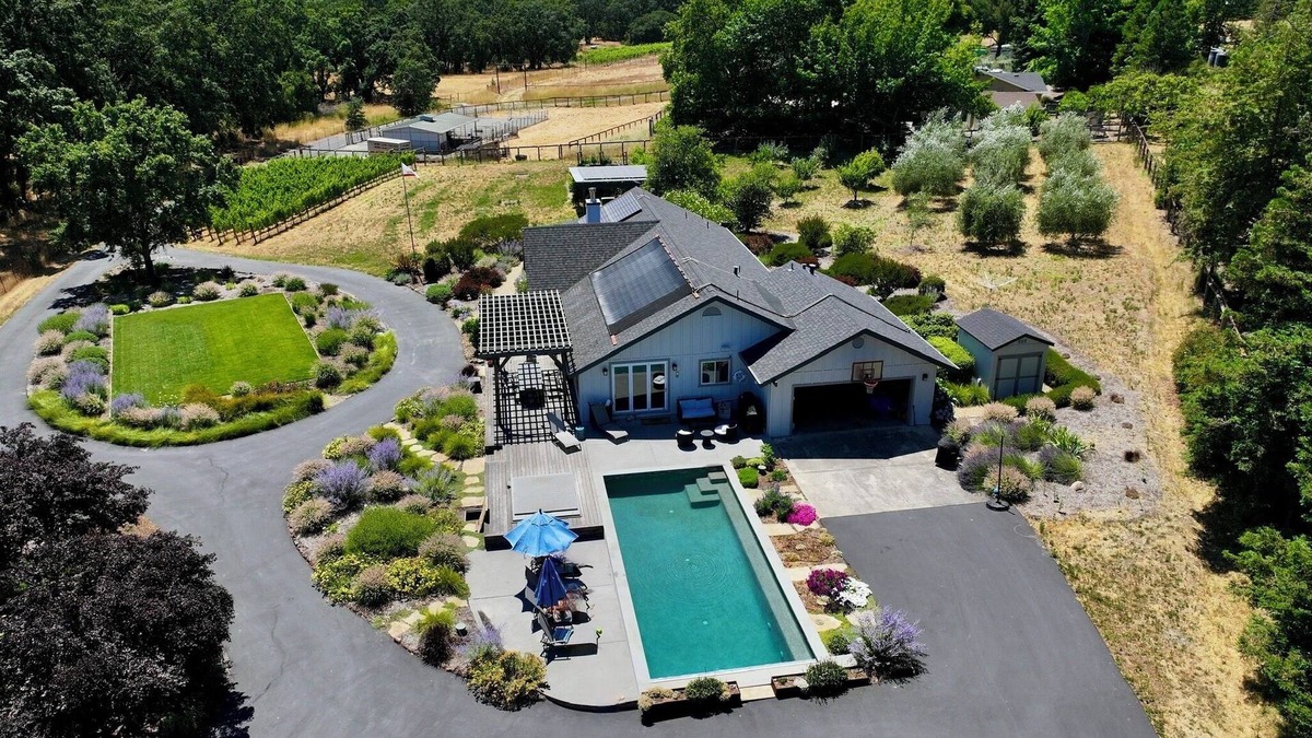 Healdsburg House | Hidden Pocket: Private Sonoma Wine Country Retreat
