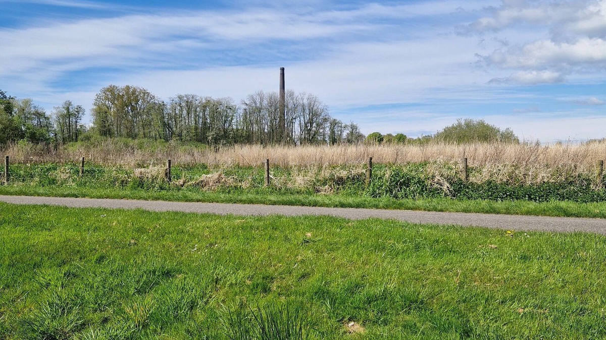Lemmer Ski Chalet | Hidden residence with a view. Next to beach and little cosy village.