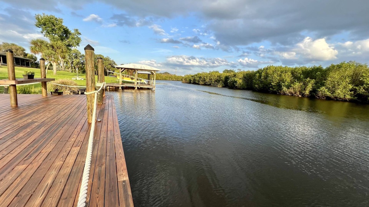 Tropic House | Hidden River Estate on the Eau Gallie River!