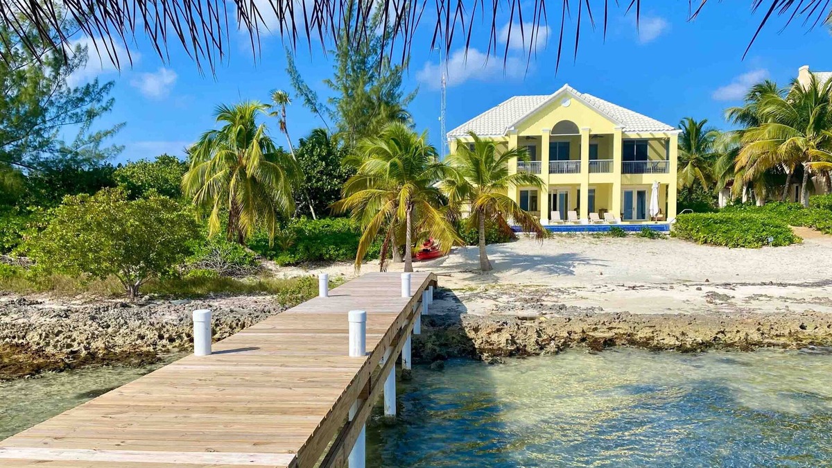 Breakers Villa | Hidden Treasure by Grand Cayman Villas