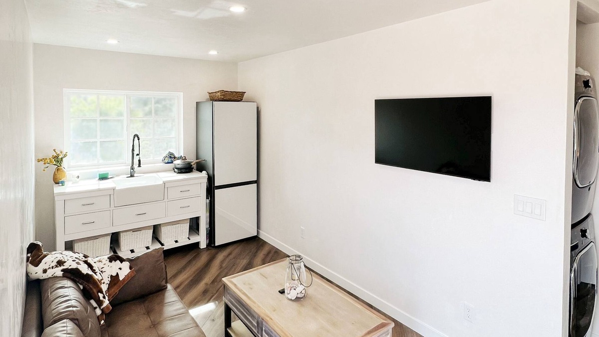 County Property House | Hidden Valley Retreat - Near Beach + Dtwn
