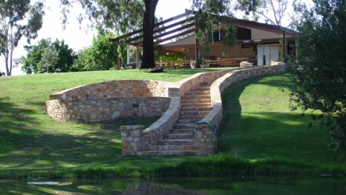 Kirwans Bridge Villa | Hide & Seek Luxury Waterfront Villa & Retreat