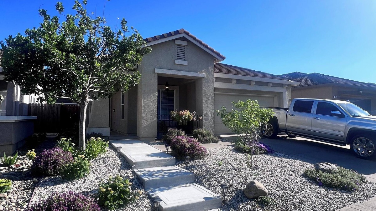 Regency Park House | Hideaway Haven: Where luxury meets Convenience- Near Airport & Downtown