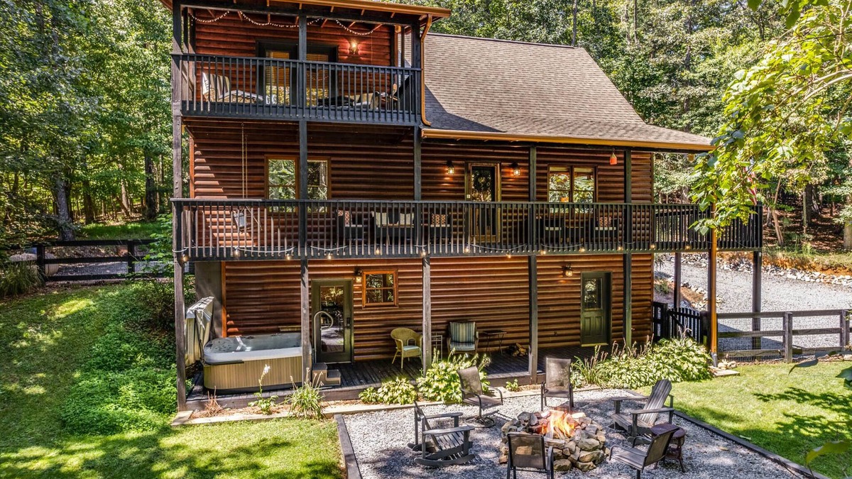 Ellijay House | Hideaway in Ellijay! Game room, hot tub, convenient access