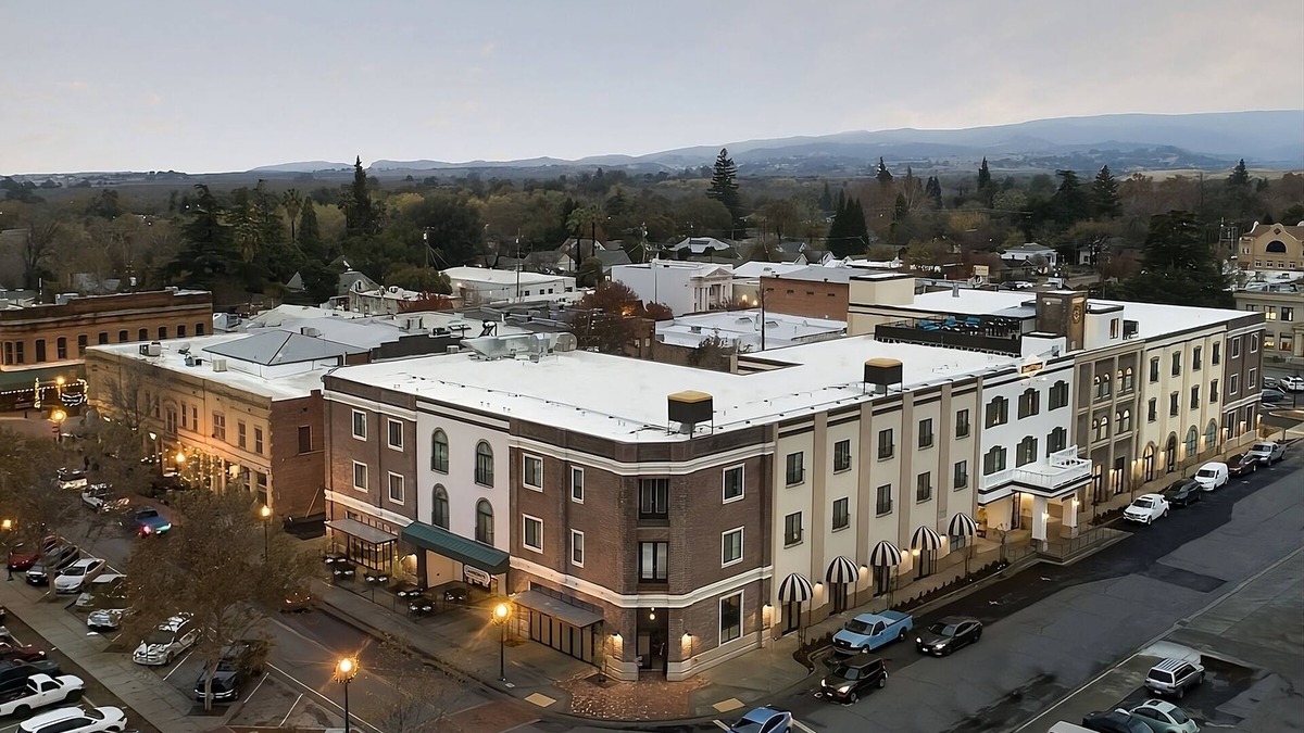 Winters Hotel | Hideaway in Modern, Luxurious Suite with Terrace and Outdoor Fireplace