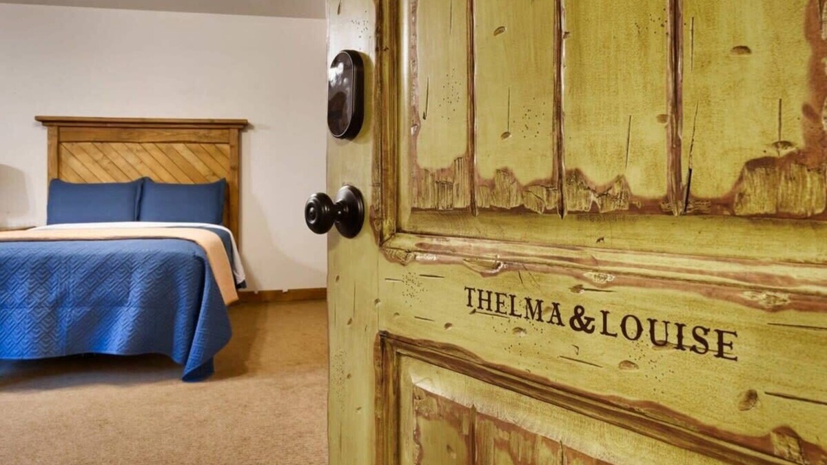 Moab South Valley Bed & Breakfast | Hideout @ the Rim - Thelma & Louise Suite