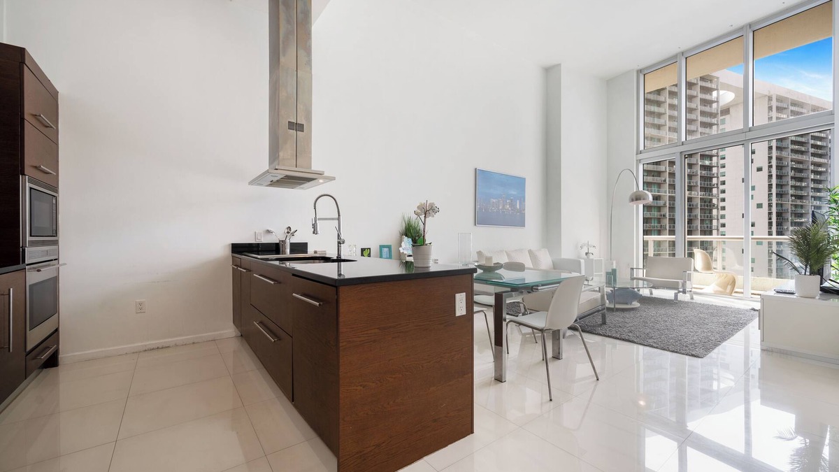 Brickell Condo | High Ceiling Condo at Icon Brickell with Bay & City View and 5 star amenities