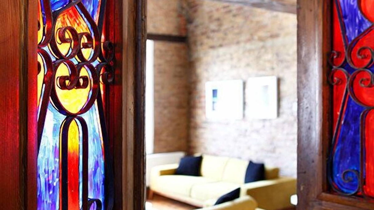 Galata Apartment | High ceilings, first floor & ideal location