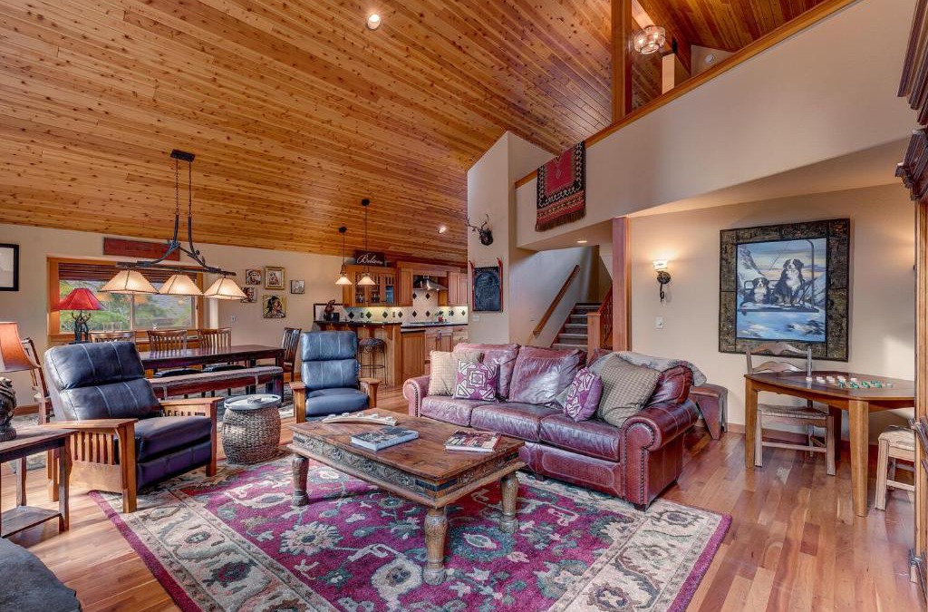 Truckee House | High Country Lodge - Hot Tub, Amenities Access, Shuffleboard and Horse Shoe Pit