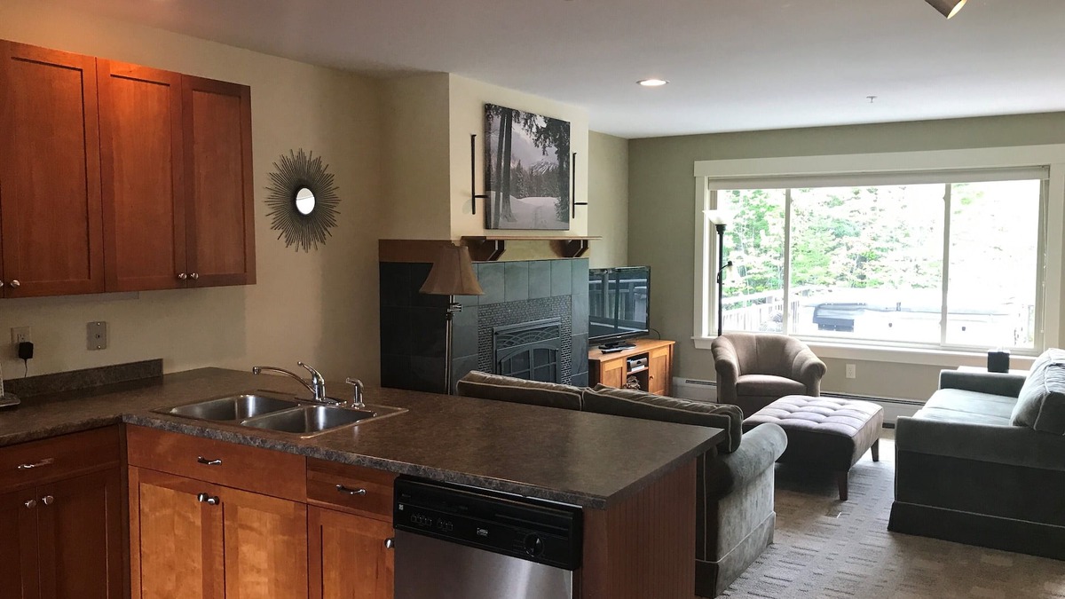 Carrabassett Valley Condo | High End 3 bed 3 bath ski in/out condo with private hot tub on the back deck!