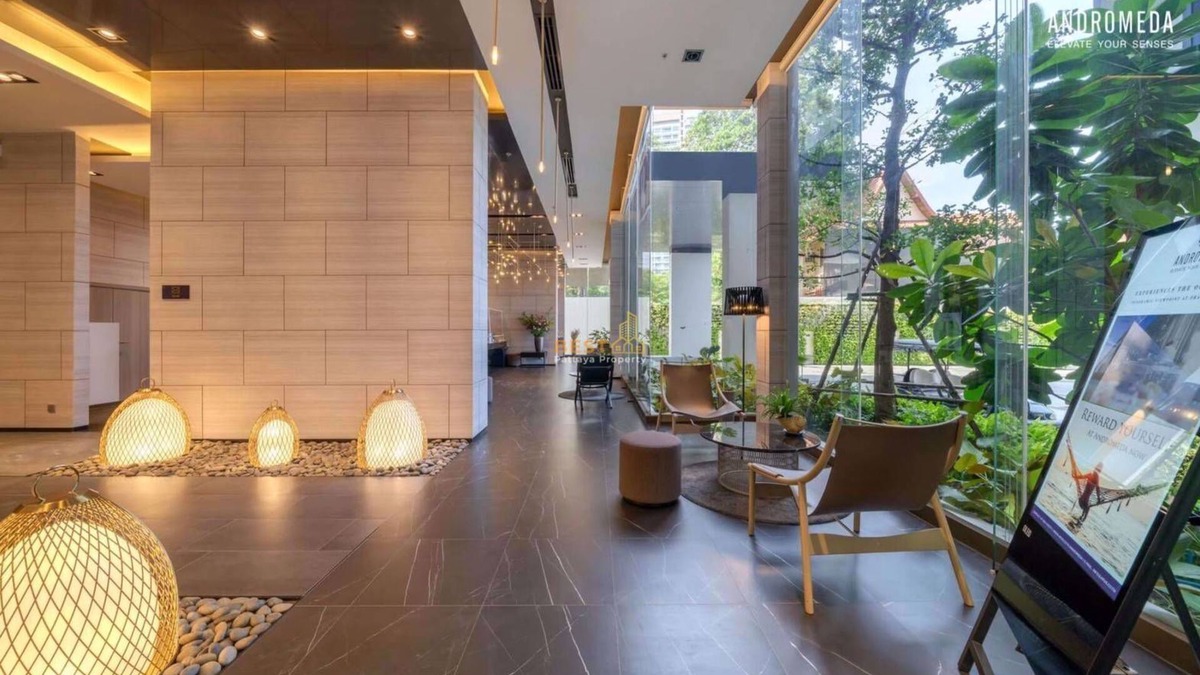 Pratumnak Hill Condo | High end condo in popular area with an amazing sea view, 2 min from the beach