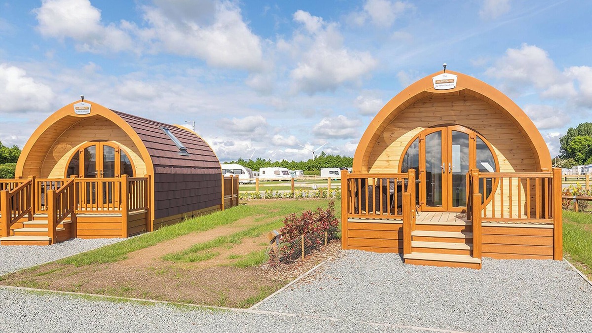 Arnold Cottage | High Farm Deluxe Pod (Hot Tub)