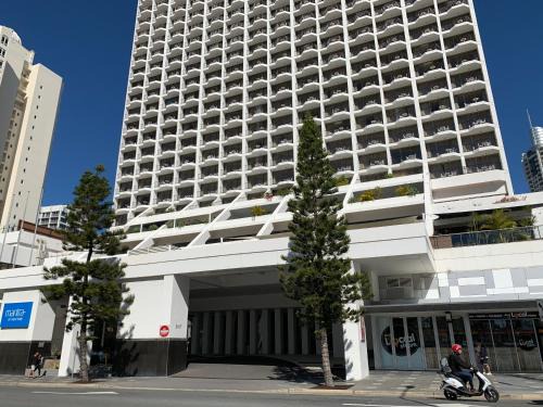 Surfers Paradise Apartment | High Floor Ocean View at Surfers Paradise - Hotel Studio