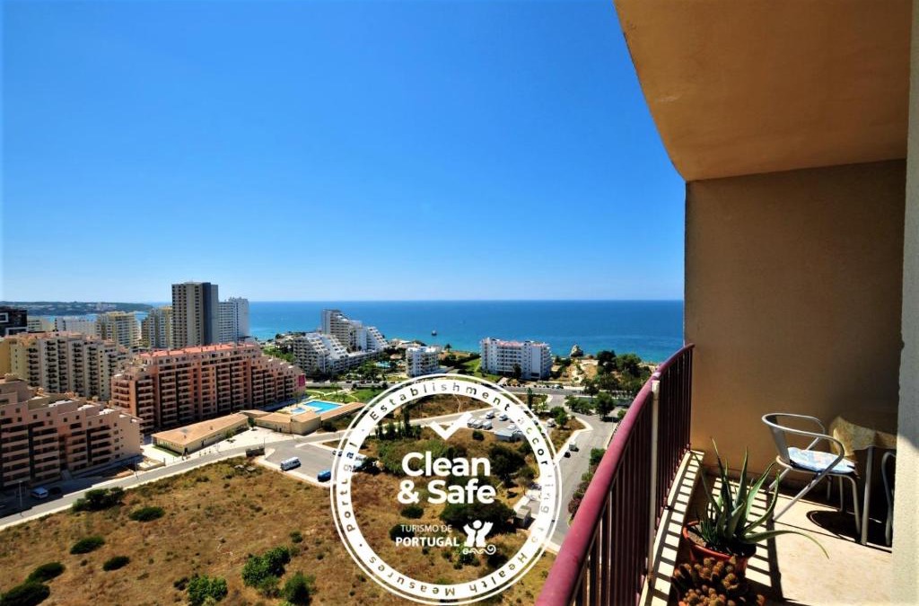 Praia da Rocha Apartment | High In The Sky