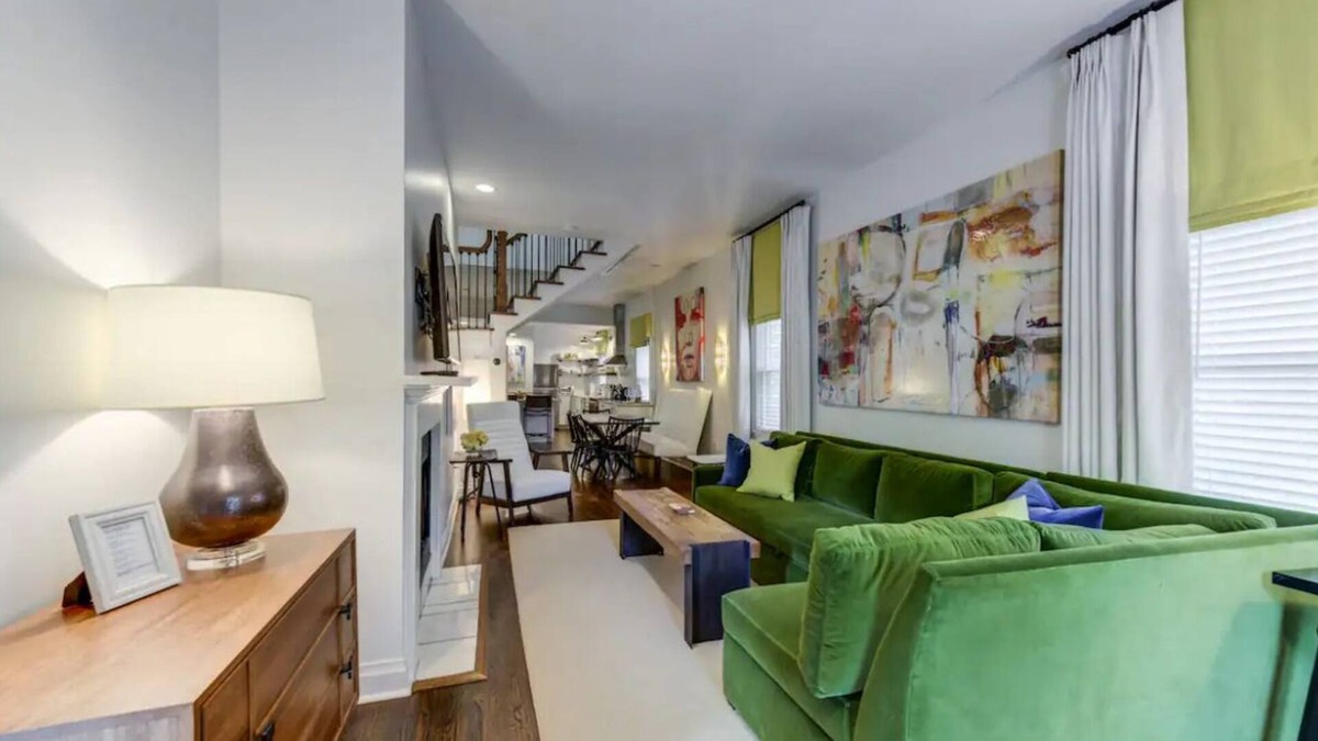 Midtown House | High Luxury Vacation Rental in Midtown - Sleep 8 w/2 full bathrooms! Gorgeous!
