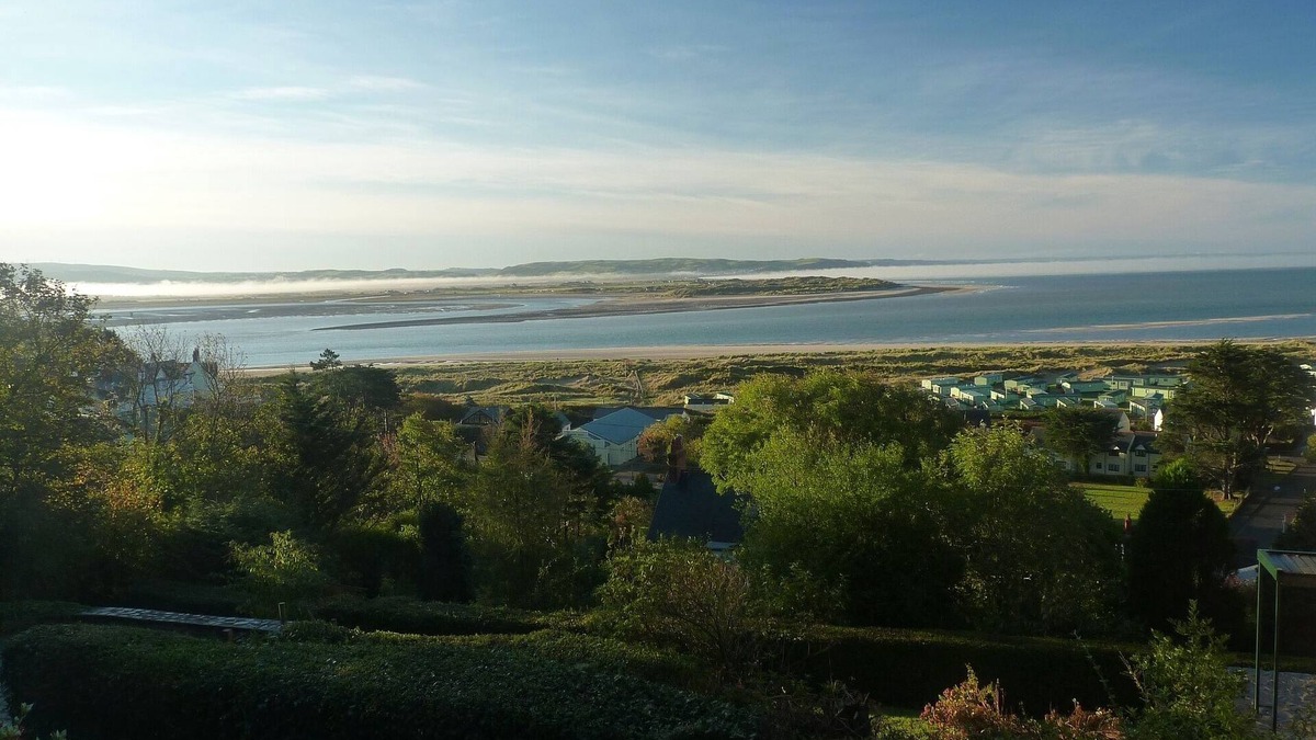 Aberdovey House | High Mead - Detached Family House In A Quiet Location With Spectacular Views