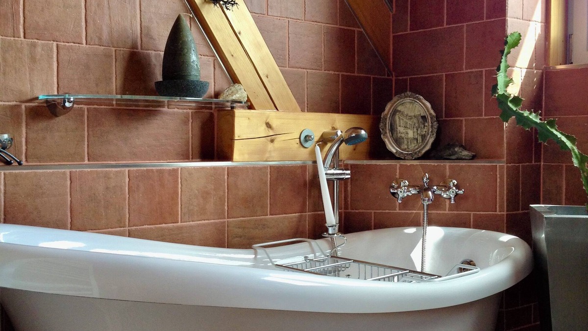 Radebeul Apartment | High-quality vacation apartment on the historic village green between the Elbe and vineyards