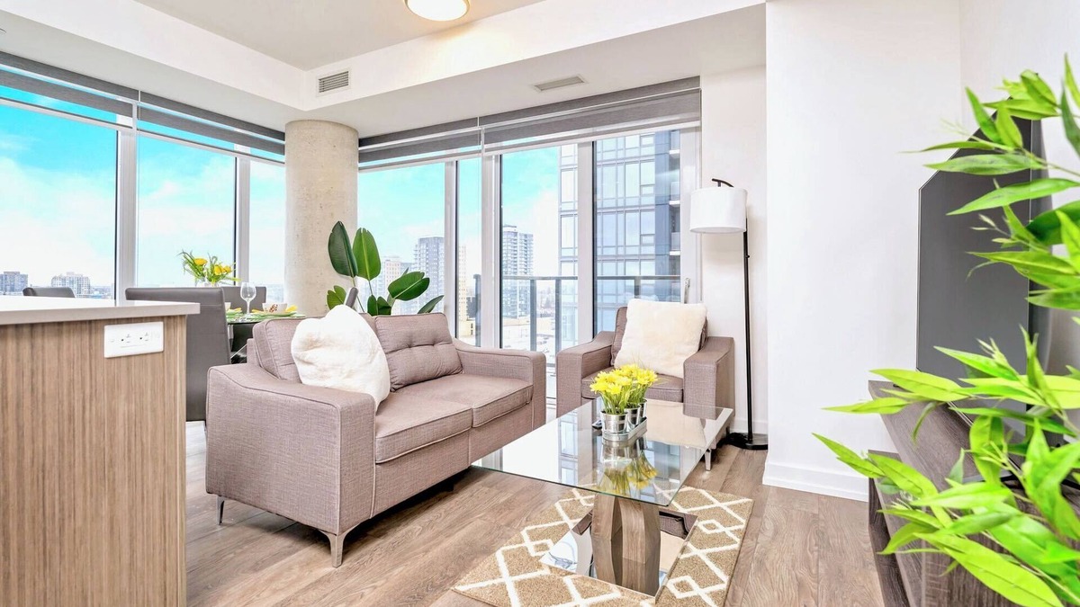 Kitchener Apartment | High Rise Condo w Balcony & Breathtaking Views