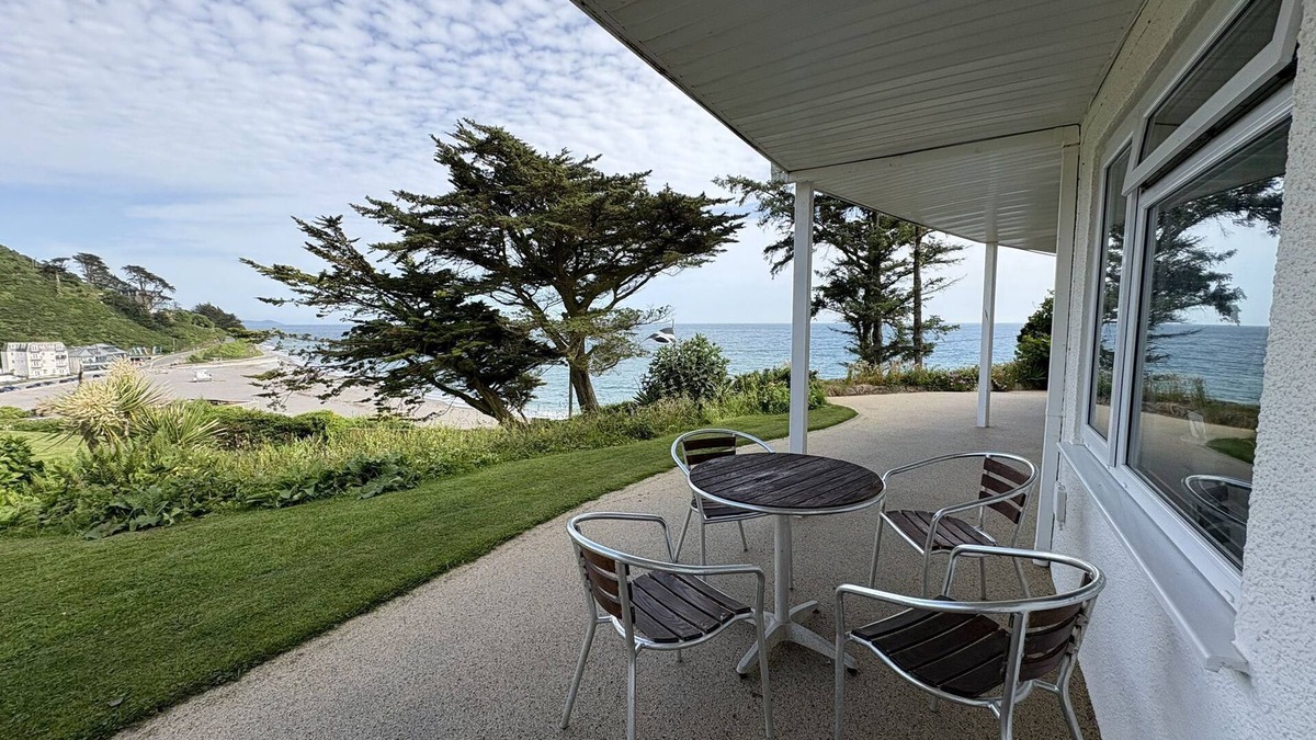 Seaton Apartment | High Spec 2 Bedroom Apartment with Amazing Sea Views
