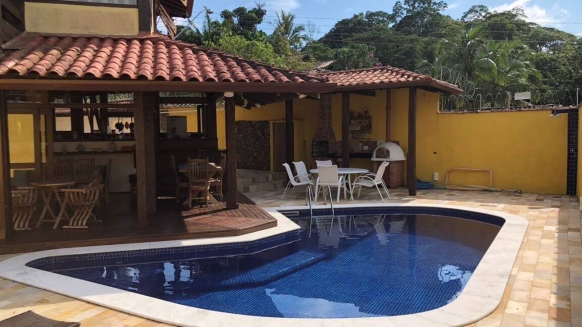 Maresias House | HIGH STANDARD HOUSE WITH SWIMMING POOL- BARBECUE AND PIZZA OVEN