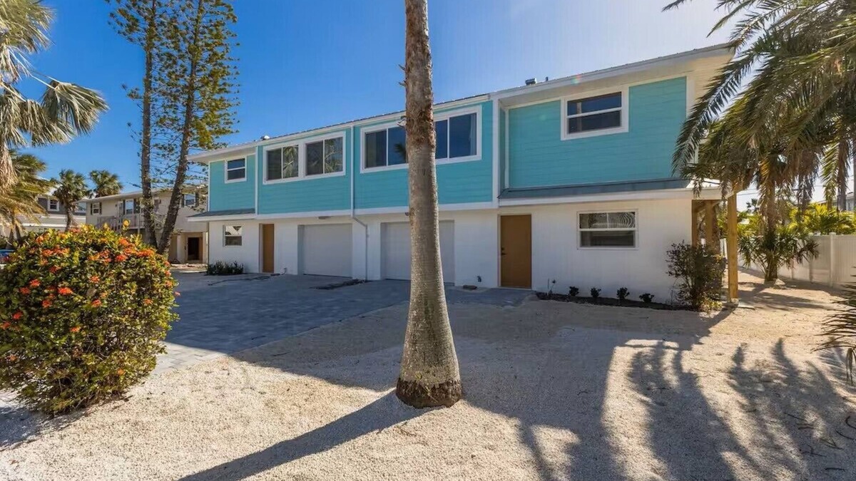 Holmes Beach House | High Tide Beach House on AMI