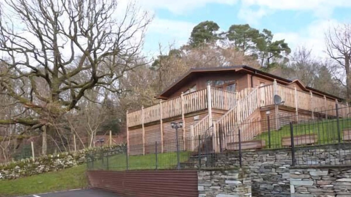 Troutbeck Bridge Cottage | HIGH VIEW LODGE, family friendly, with pool in White Cross Bay