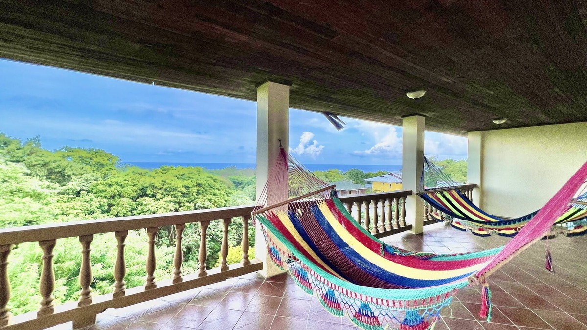 West End Apartment | High Views @ West End, Roatan