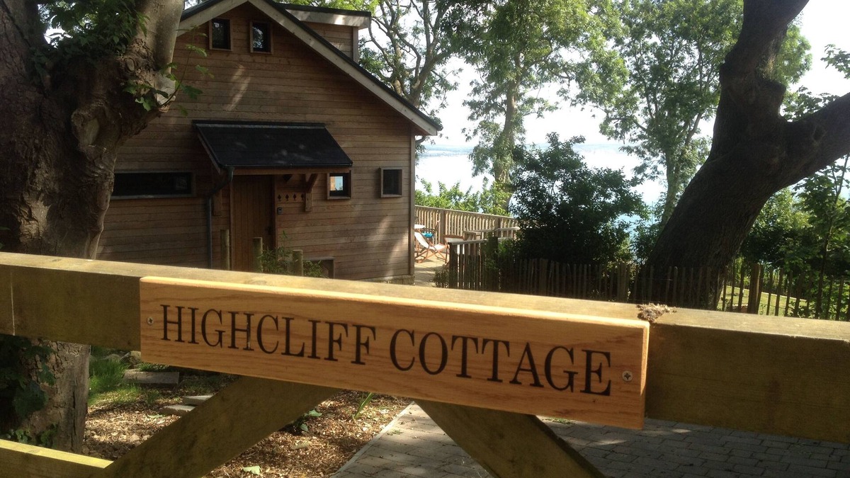 Shanklin Cabin | Highcliff Cottage - Clifftop Paradise