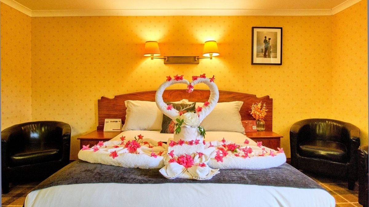 Tyndrum Hotel | Highland Getaway with On-Site Dining, Scenic Gardens & National Park Access
