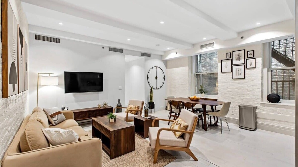 Midtown South Apartment | Highland Place I by RoveTravel | Luxury NoMad 3BR