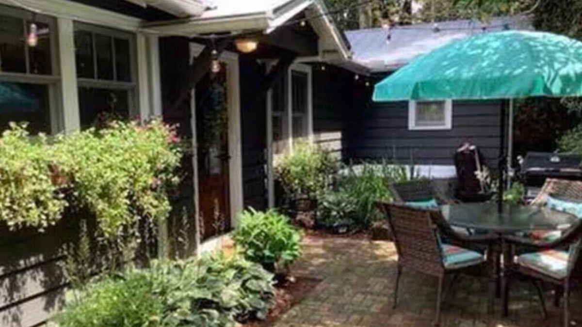 Mirror Lake House | Highlands Lakefront Home 2 minutes from downtown!