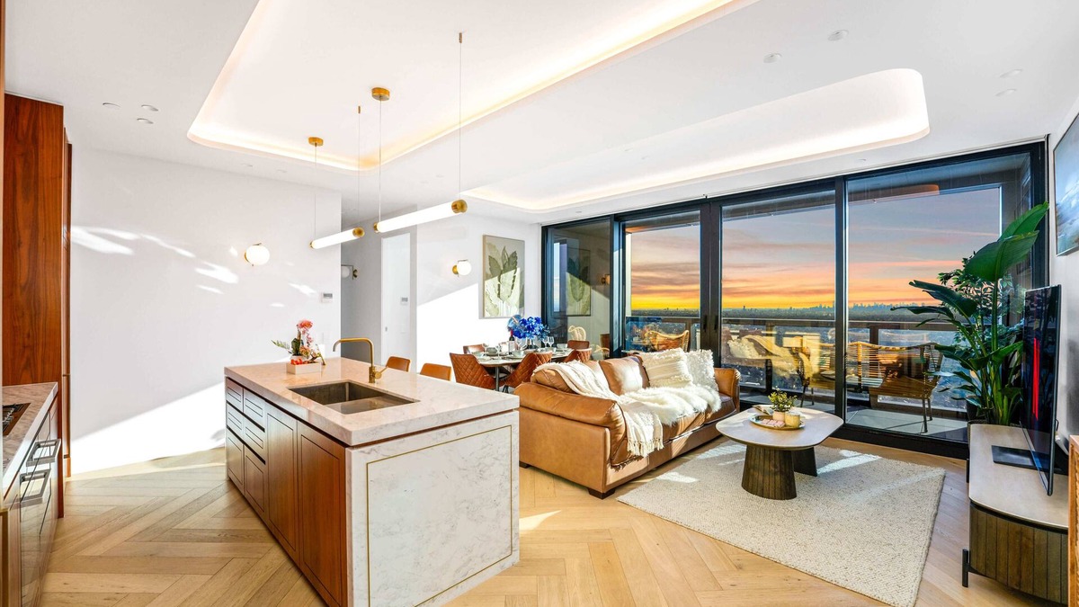 Box Hill Apartment | Highrise Luxury Penthouse Spectacular Views