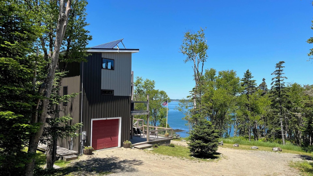 Lubec Cottage | HIGHTIDE! A waterfront downeast retreat adjacent to West Quoddy Head State Park
